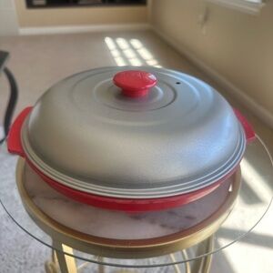 Reheatza Microwave Crisper – Red Nonstick Pan with Lid